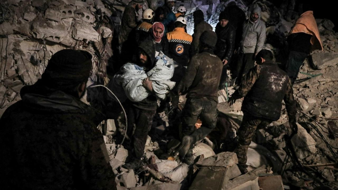 Suriye'de depremde can kaybı 1602'ye yükseldi