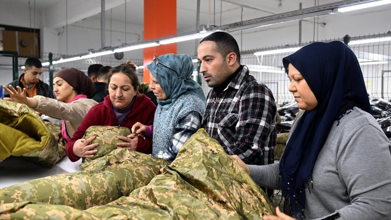 İzmir tekstil firmasından deprem bölgesine yardım