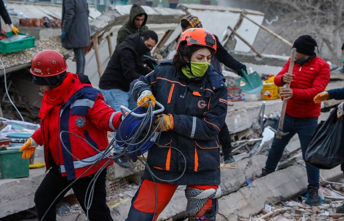 Arama Kurtarma çalışmalarının kadın kahramanlarından bazı kareler! - Sayfa 8