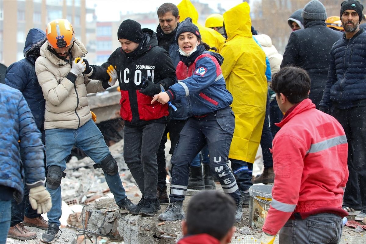 Arama Kurtarma çalışmalarının kadın kahramanlarından bazı kareler! - Sayfa 13