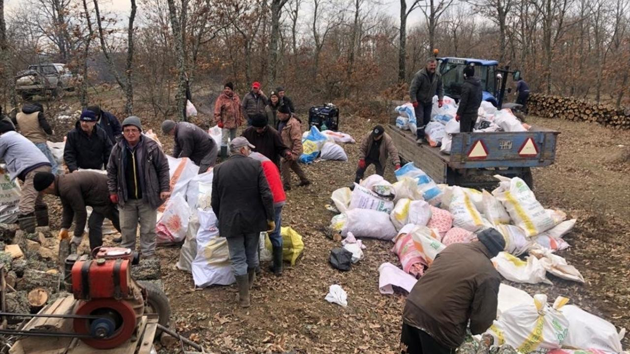 Edirne'de köylüler afet bölgesine odun gönderdi