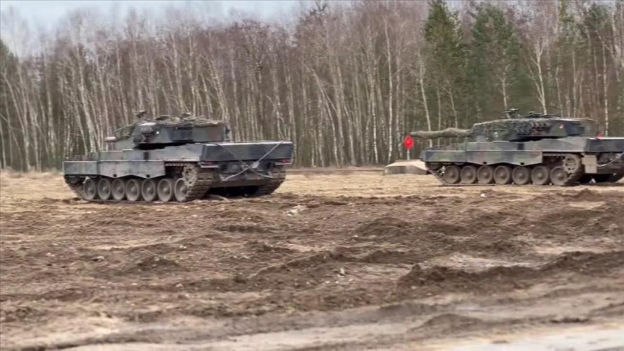 Ukrayna askerlerine Leopard tank eğitimi
