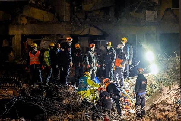 Kahramanmaraş'ta enkaz kaldırma ve arama çalışmaları devam ediyor - Sayfa 2