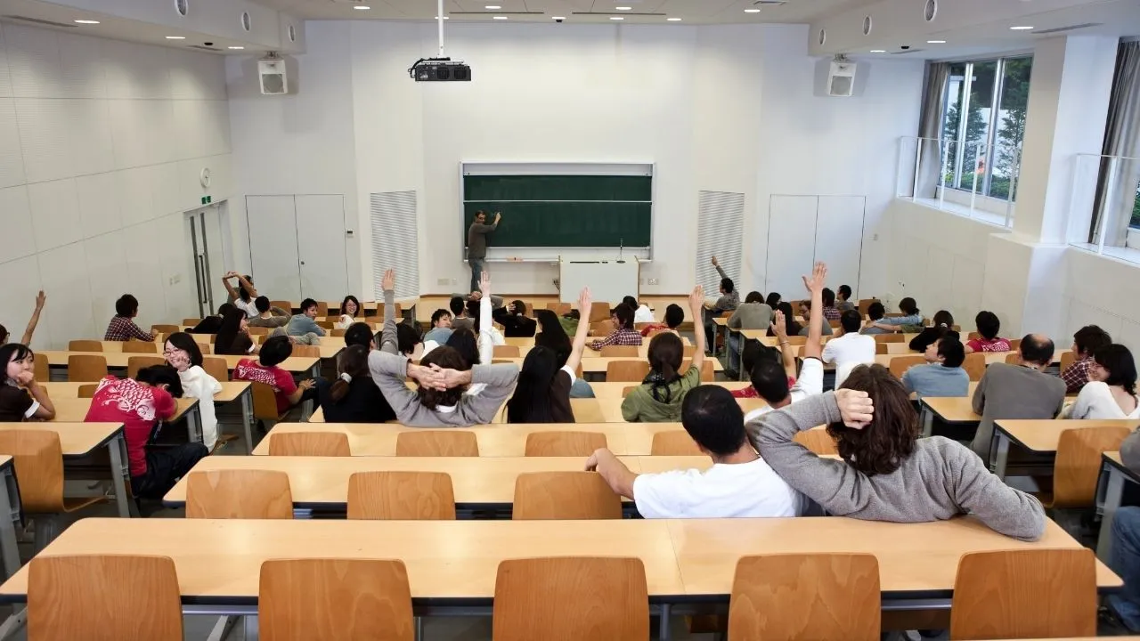 YÖK, bahar yarıyılına ilişkin soruları yanıtladı!
