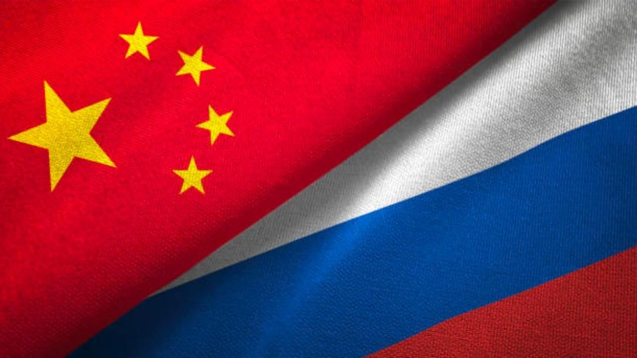 Çin Dışişleri Bakanlığı Sözcüsü Kremlin'de