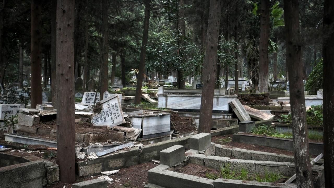 Hatay'da mezarlar yer değiştirdi! - Sayfa 7