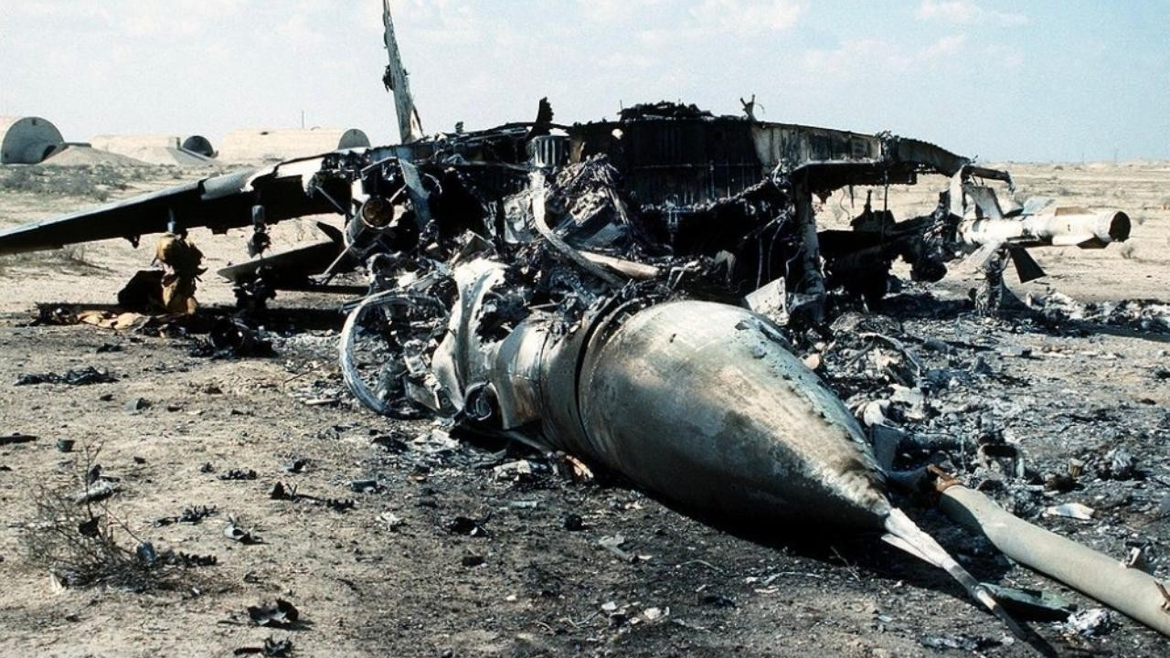 Rus savaş uçağı düştü