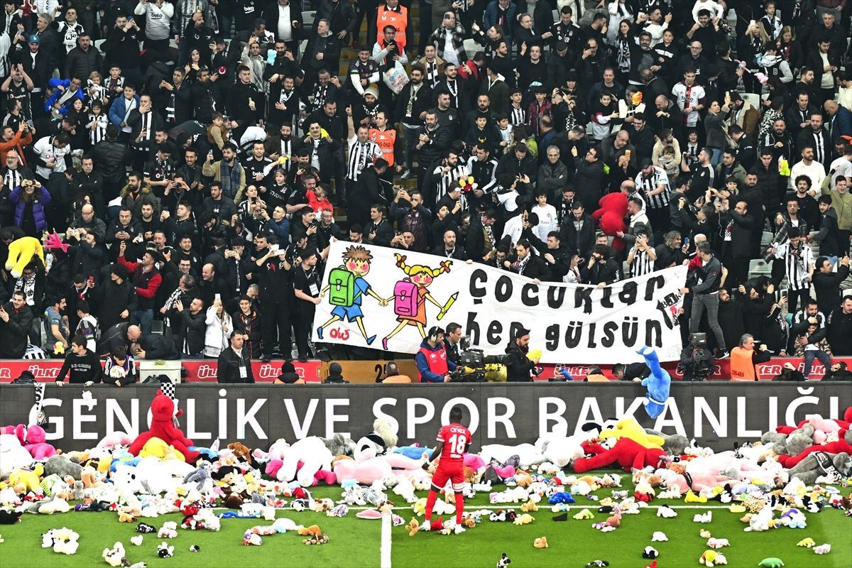 Beşiktaş'tan ''Çocuklar hep gülsün'' mesajı! - Sayfa 6