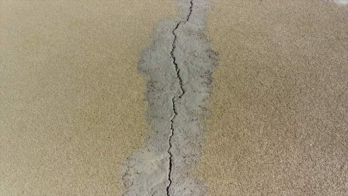 Elazığ'da fay hattındaki zemin sıvılaşması dron ile görüntülendi - Sayfa 2