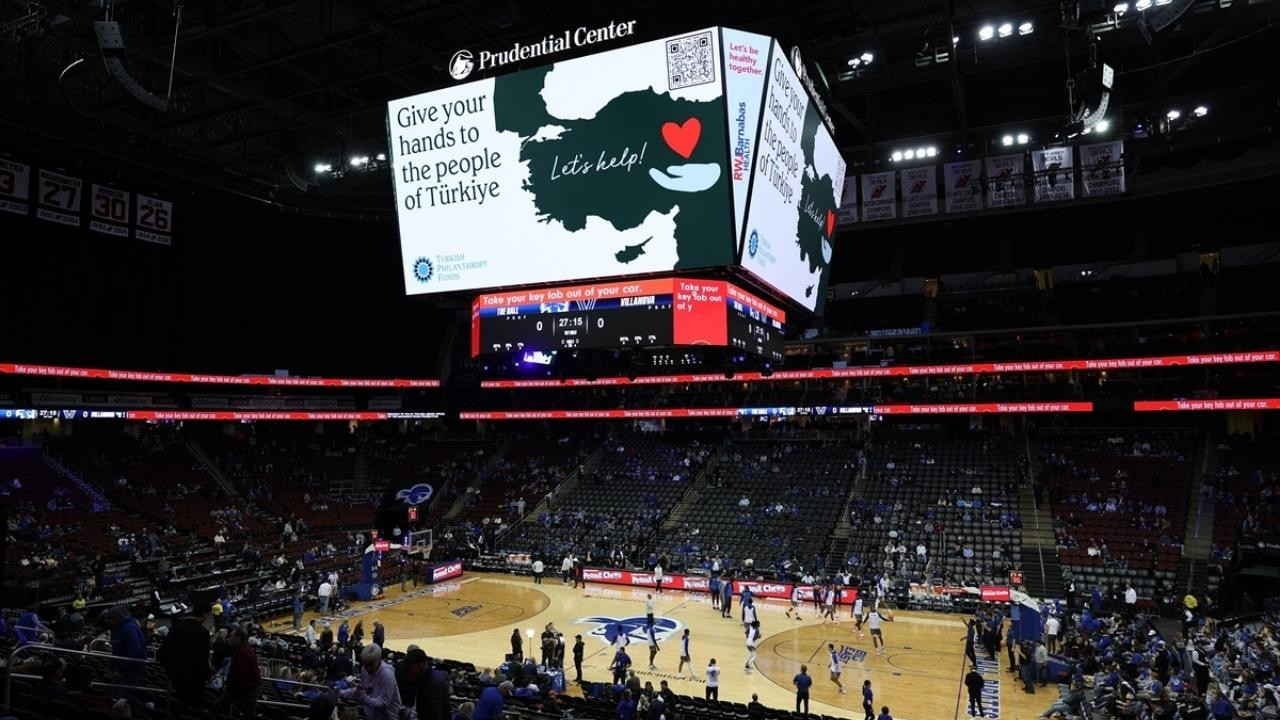 ABD'de basketbol maçında Türkiye'ye destek
