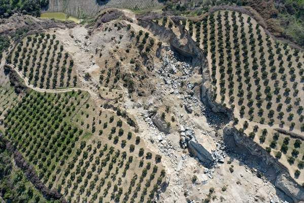 Hatay'da depremde oluşan yarık dron ile görüntülendi - Sayfa 7