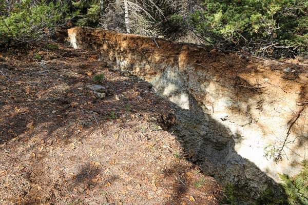 Göksun'da deprem nedeniyle derin yarıklar oluştu! Oluşan yarıklar dron ile görüntülendi! - Sayfa 6