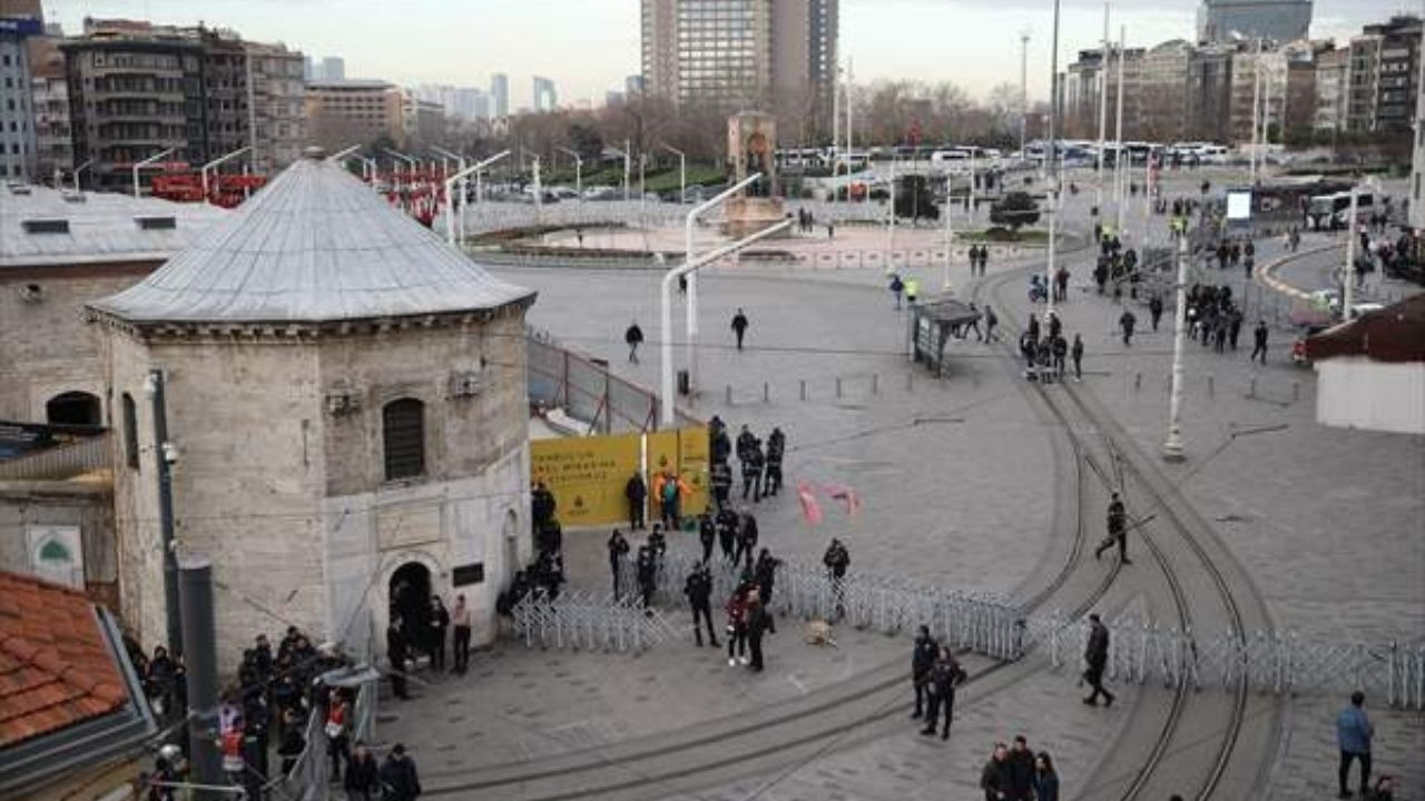 Beyoğlu Kaymakamlığı Taksim'de gösteriyi yasakladı