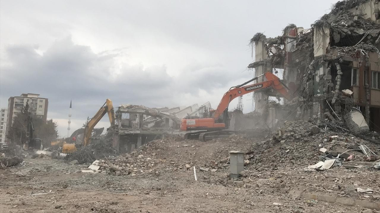 İslahiye'de yıkılması gereken binalar tamamlandı