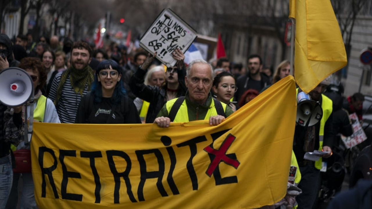 Paris protestoları: 71 gözaltı