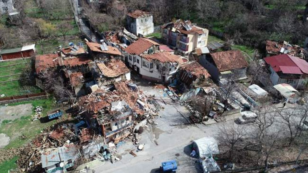 Yeşilyurt'ta 90 konak depremlerde hasar gördü