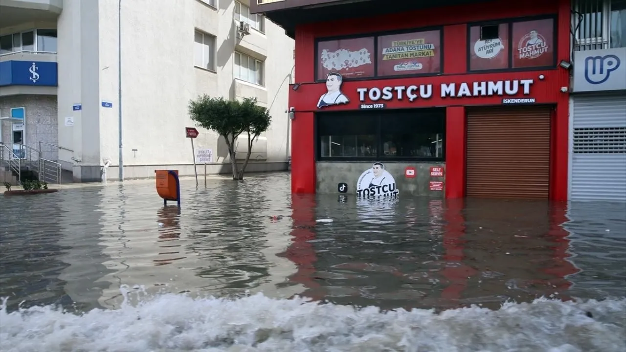 İskenderun'da deniz seviyesi yükseldi!
