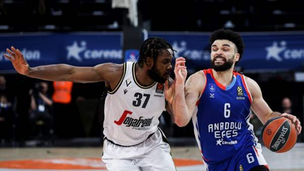 Anadolu Efes Avrupa'da iddiasını sürdürüyor!