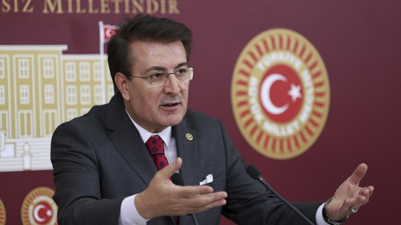 Aydemir: “Hanımefendinin resmen muvazene gitmiş”