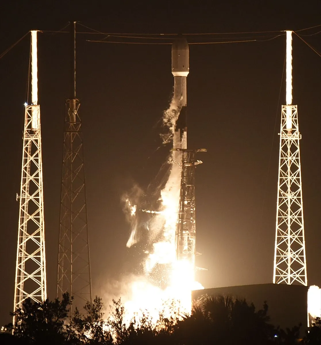 SpaceX roketi, NASA'nın TEMPO cihazı ile fırlatıldı