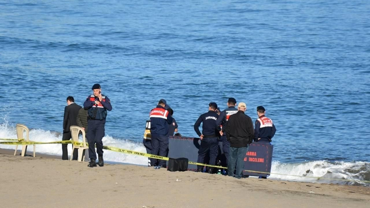 Mersin'de denizde erkek cesedi bulundu