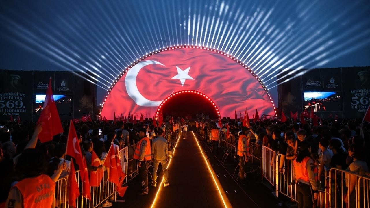 İstanbul'un fethinin 570. yılı! - Sayfa 6