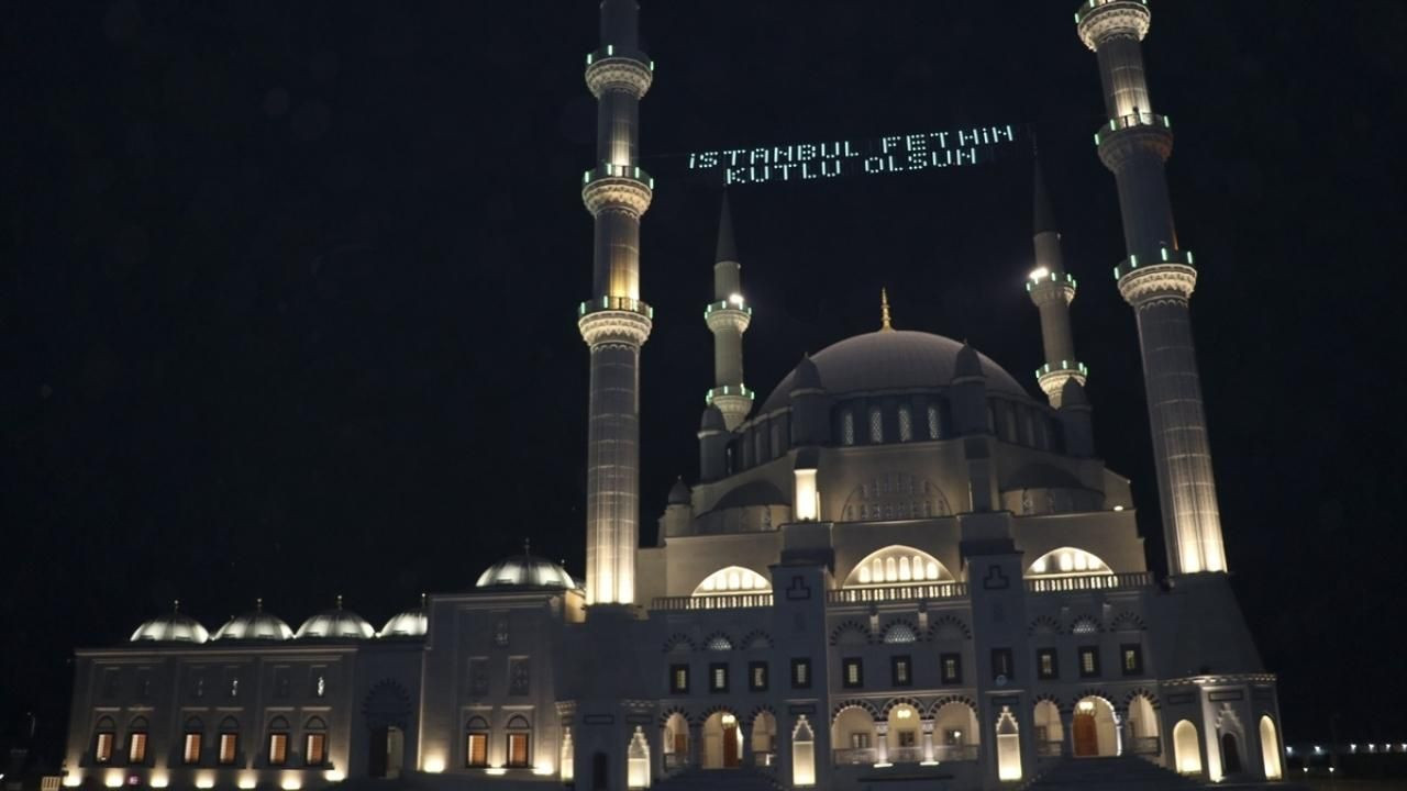 İstanbul'un fethinin 570. yılı! - Sayfa 8