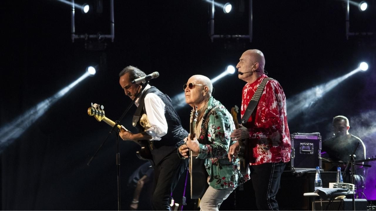 Sahnelerin tozunu attıran adam Özkan Uğur! - Sayfa 6