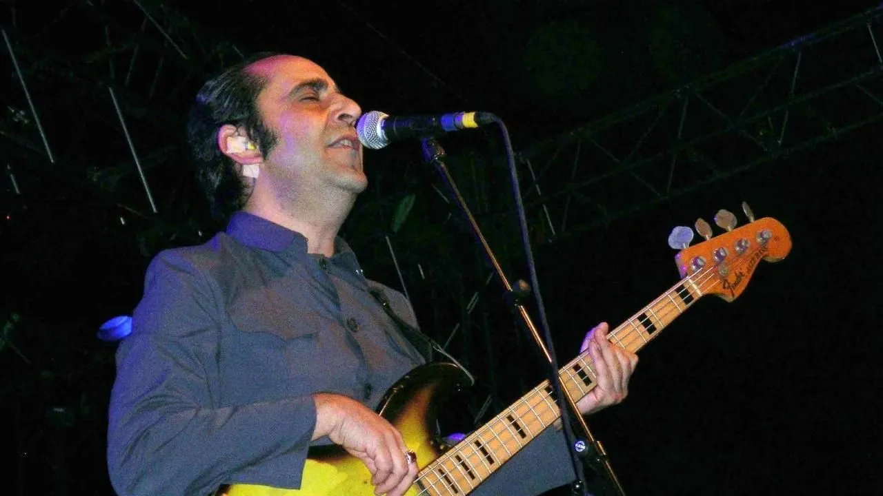 Sahnelerin tozunu attıran adam Özkan Uğur!