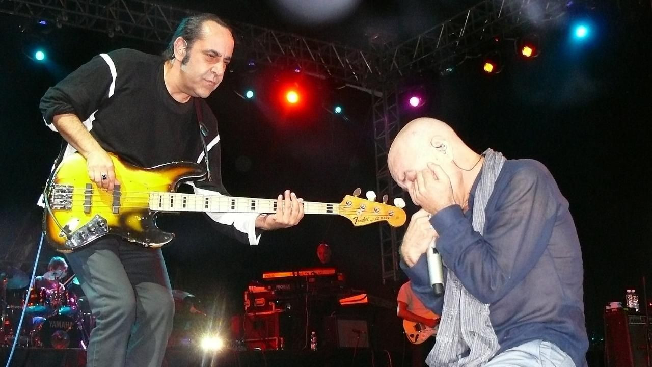 Sahnelerin tozunu attıran adam Özkan Uğur! - Sayfa 13