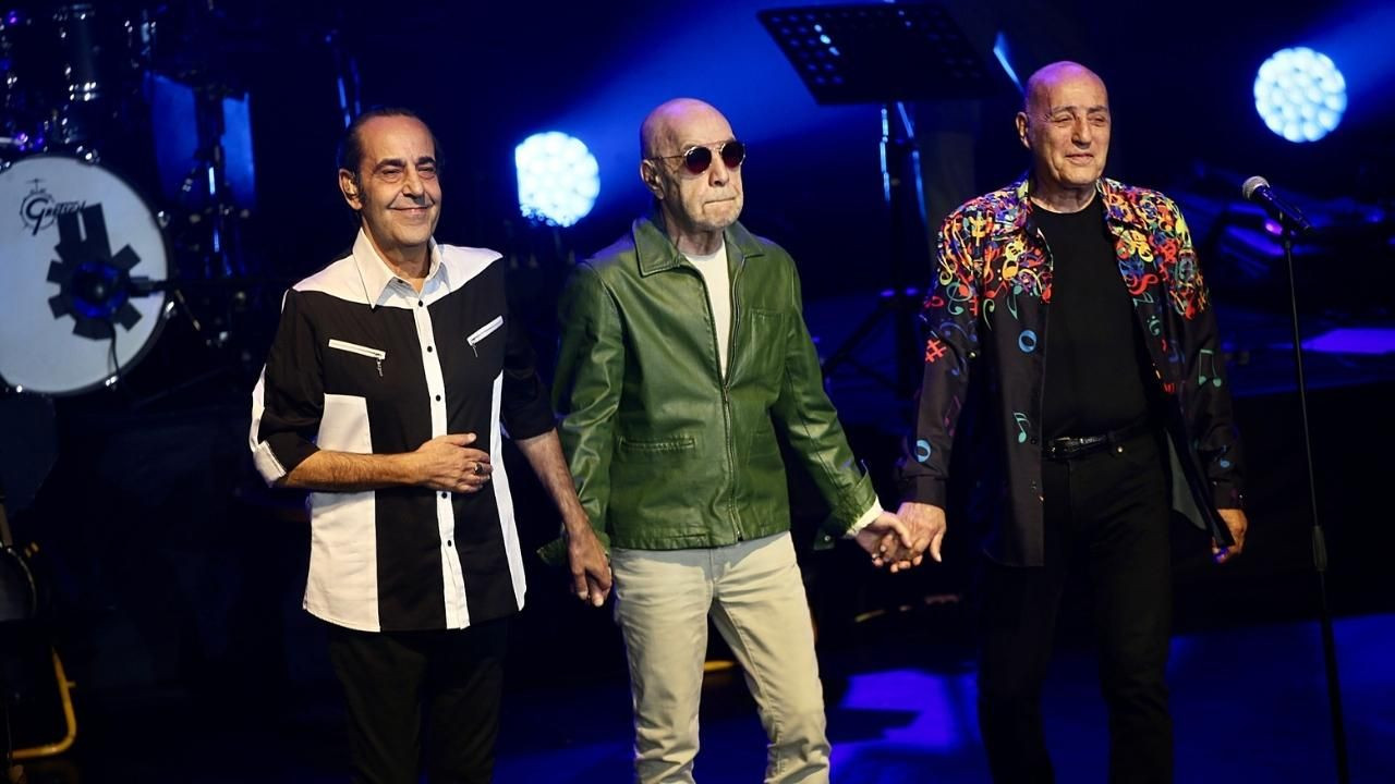 Sahnelerin tozunu attıran adam Özkan Uğur! - Sayfa 8