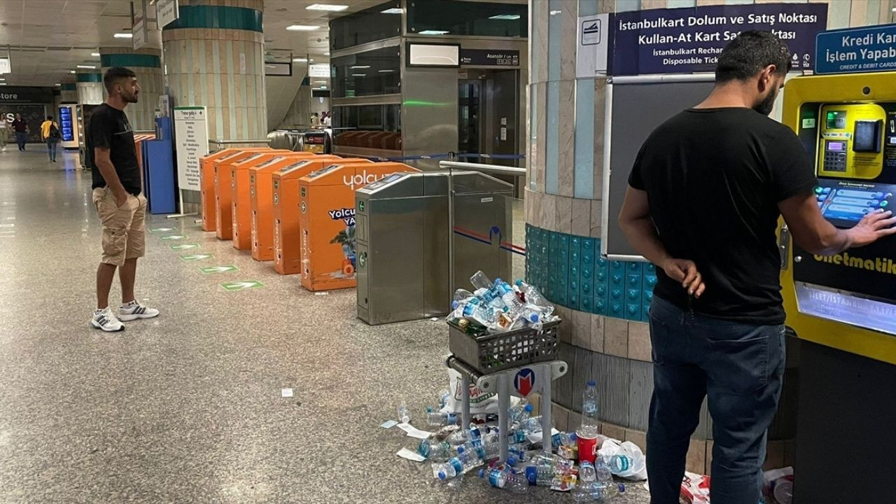 Kadıköy'de çöpler toplanmadı