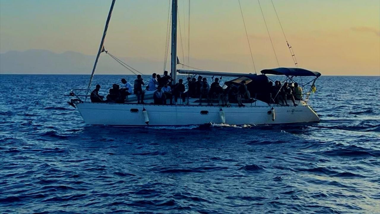 Muğla açıklarında 59 düzensiz göçmen kurtarıldı!
