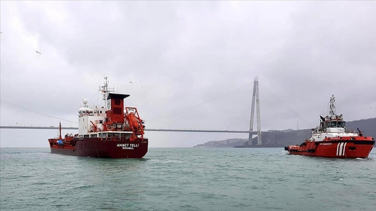 İstanbul Boğazı gemi geçişlerine kapatıldı