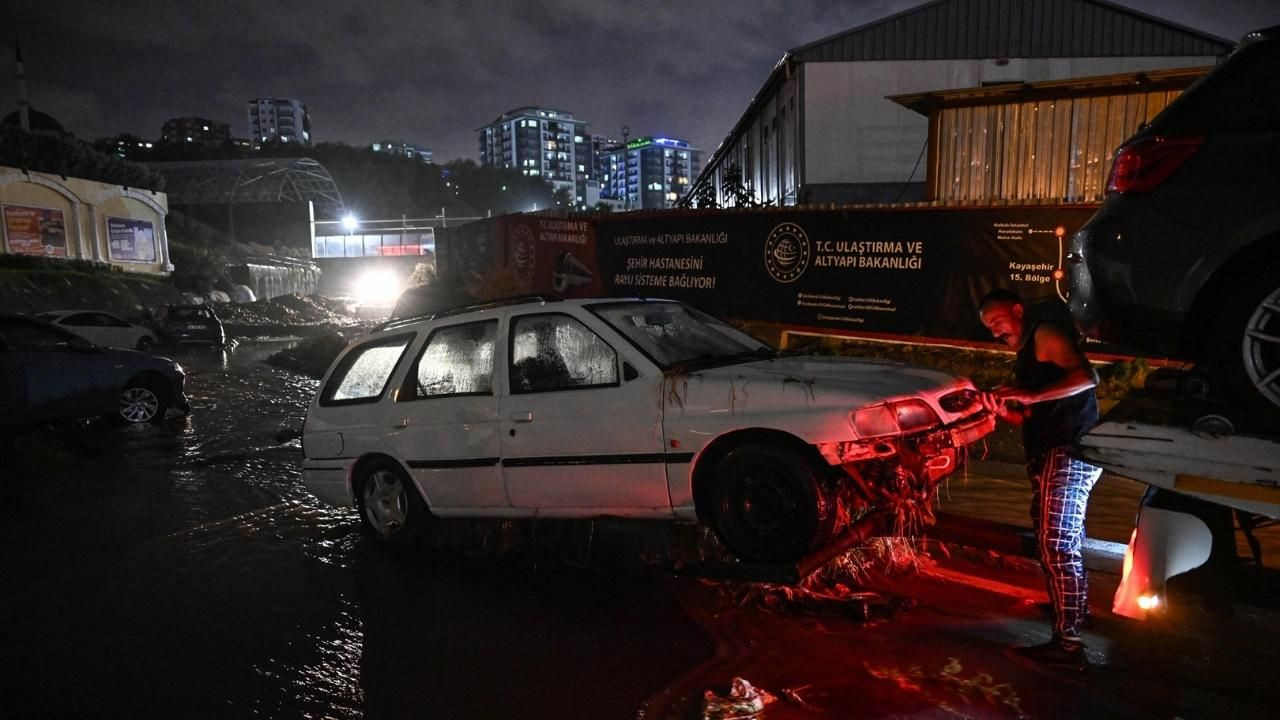 İstanbul'u vuran sel, ardında bu görüntüleri bıraktı! - Sayfa 8