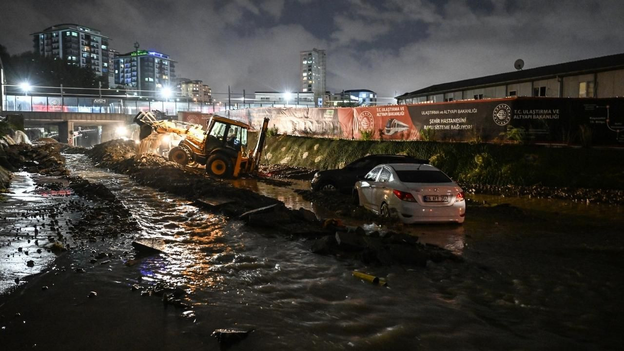 İstanbul'u vuran sel, ardında bu görüntüleri bıraktı! - Sayfa 7