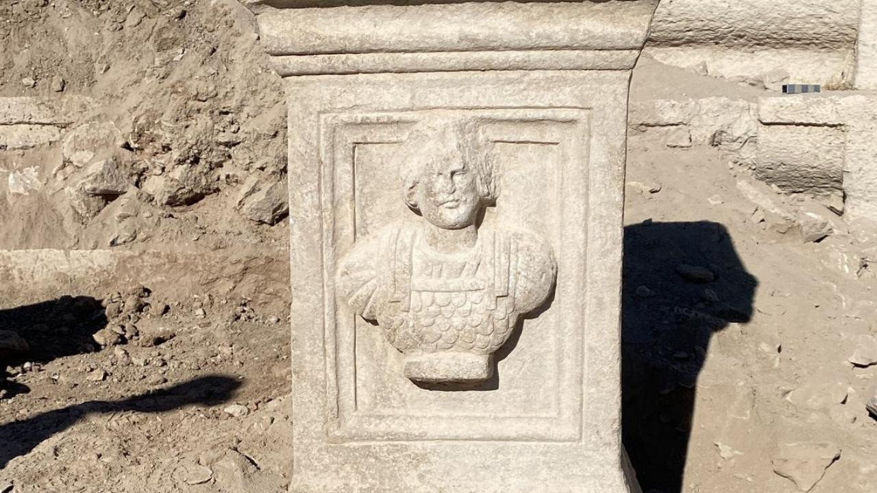 Konya'daki antik kentte 800 yıllık sunak bulundu