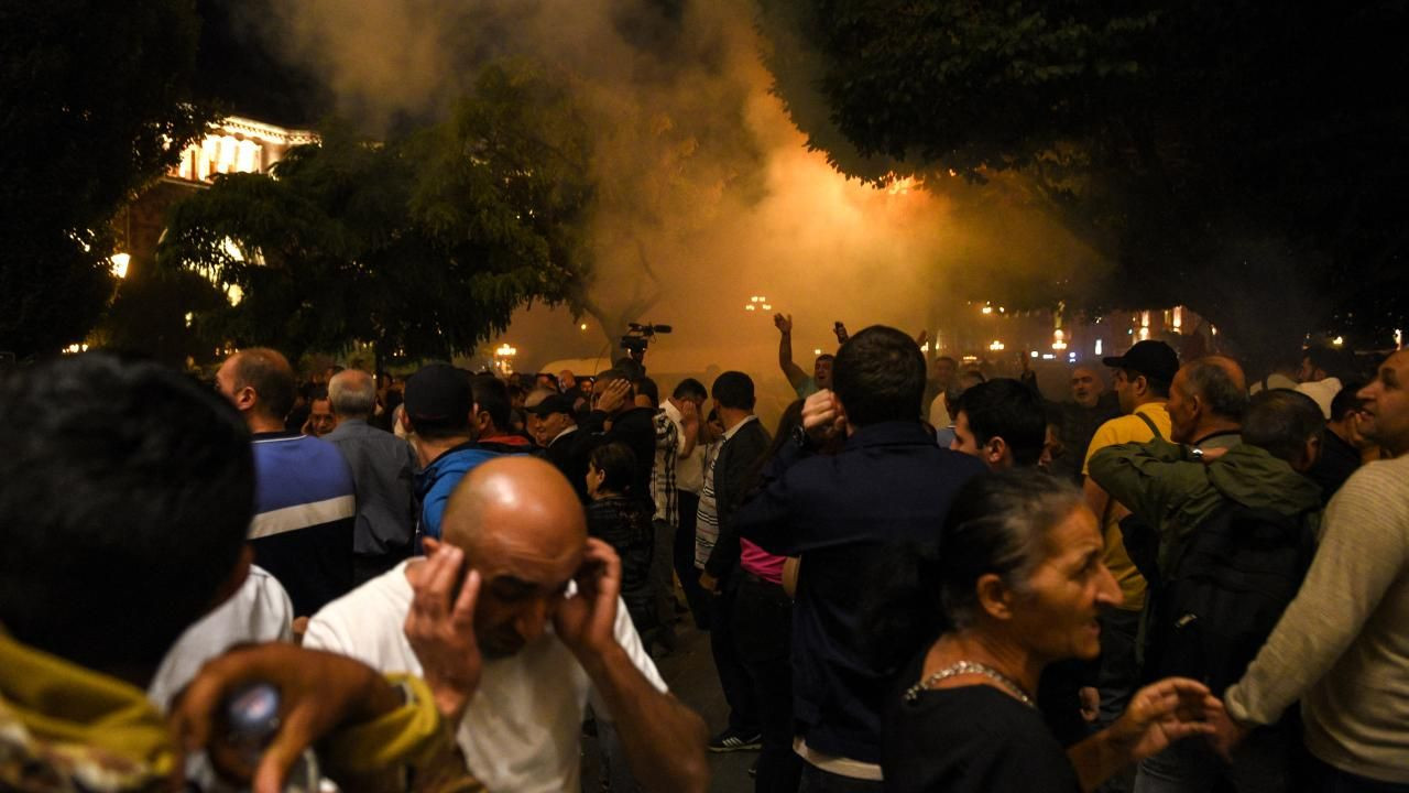 Ermenistan'da olaylı gece - Sayfa 7