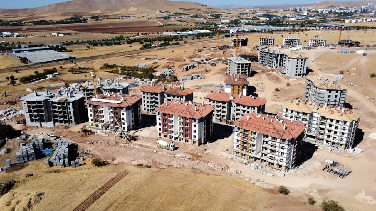 Depremden etkilenen Elazığ'da kalıcı konutlar yükseliyor - Sayfa 10