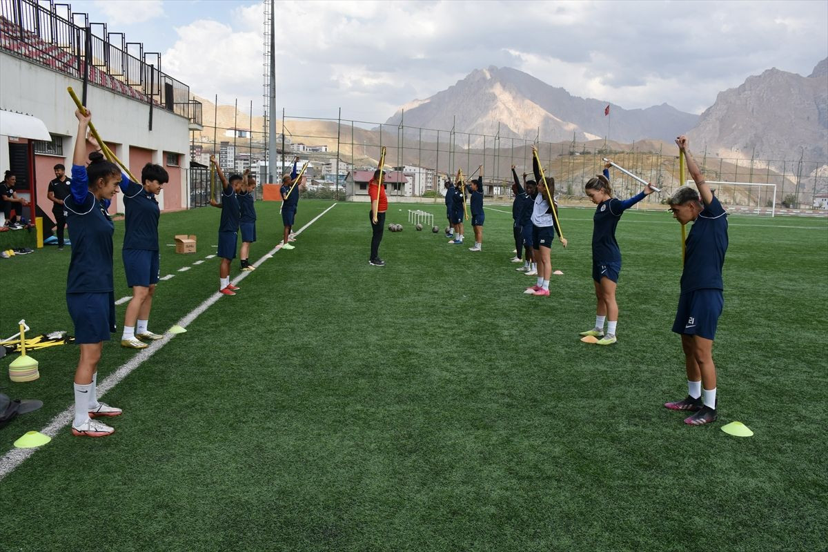 Hakkari’deki Ganalı kadın futbolcular! - Sayfa 7