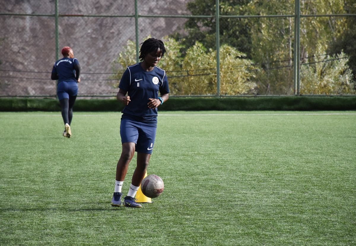 Hakkari’deki Ganalı kadın futbolcular! - Sayfa 5