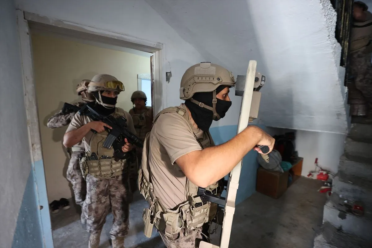 Gaziantep’te 22 adrese uyuşturucu operasyonu!