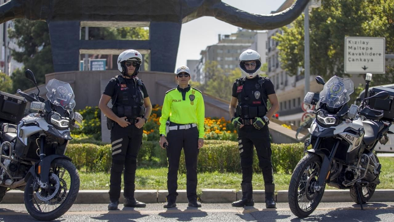 Başkentin trafiği, şehit polisin kızına emanet! - Sayfa 10