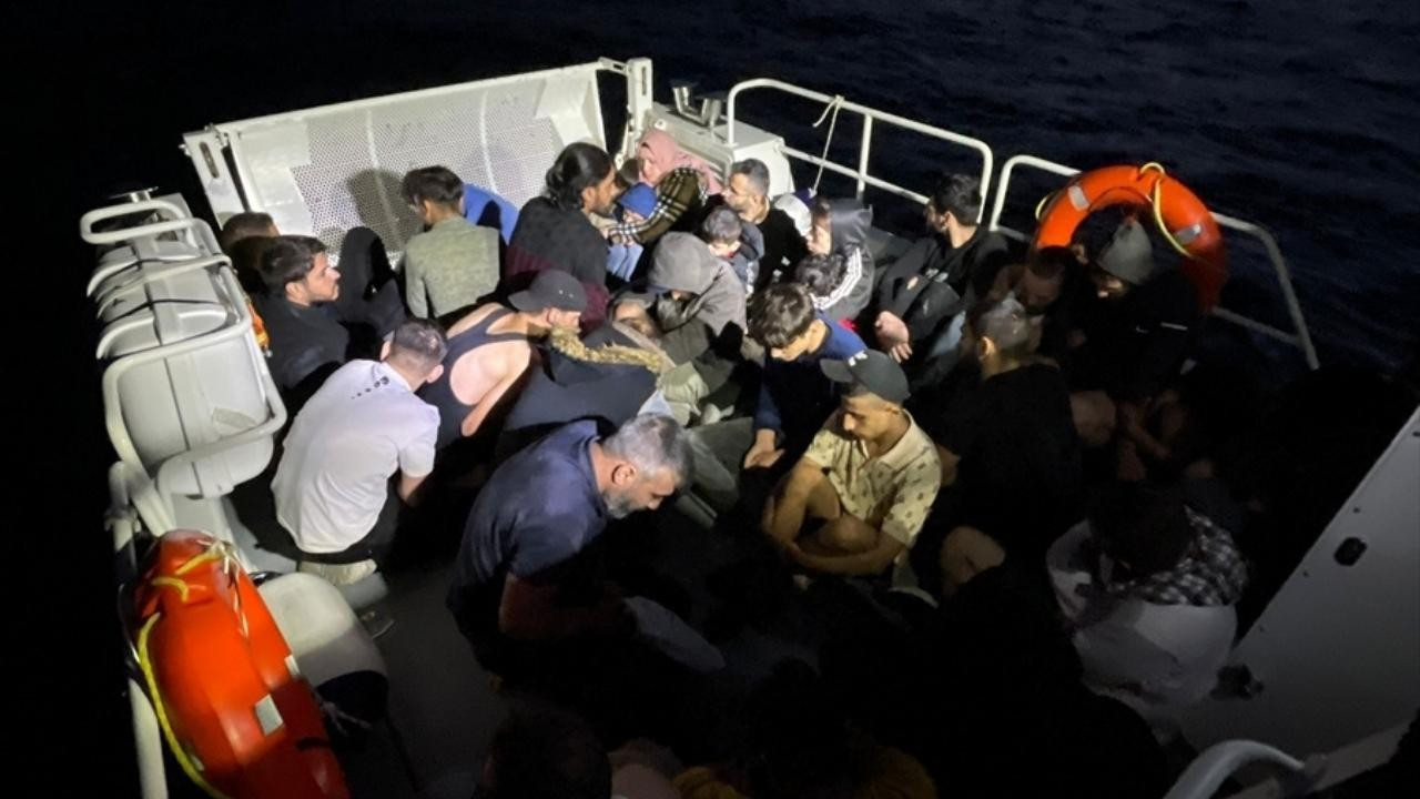 Aydın’da geri itilen 51 göçmen kurtarıldı!