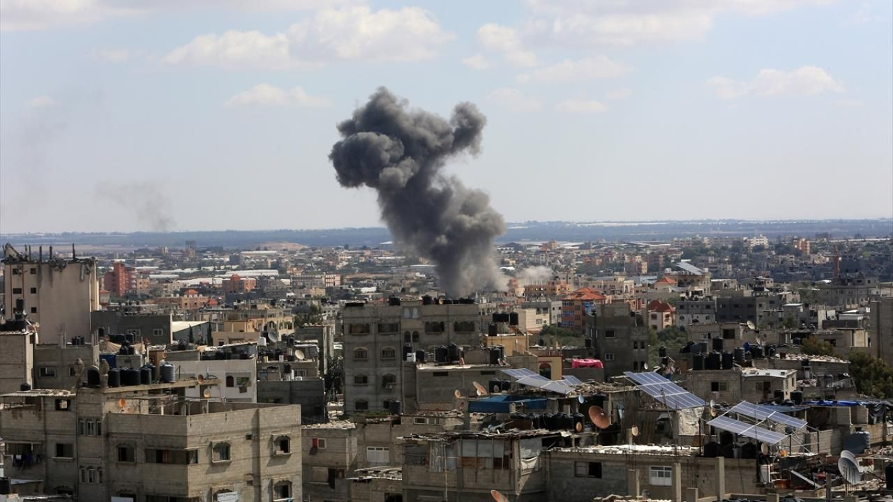 İsrail'in Gazze'ye saldırıları sürüyor - Sayfa 1