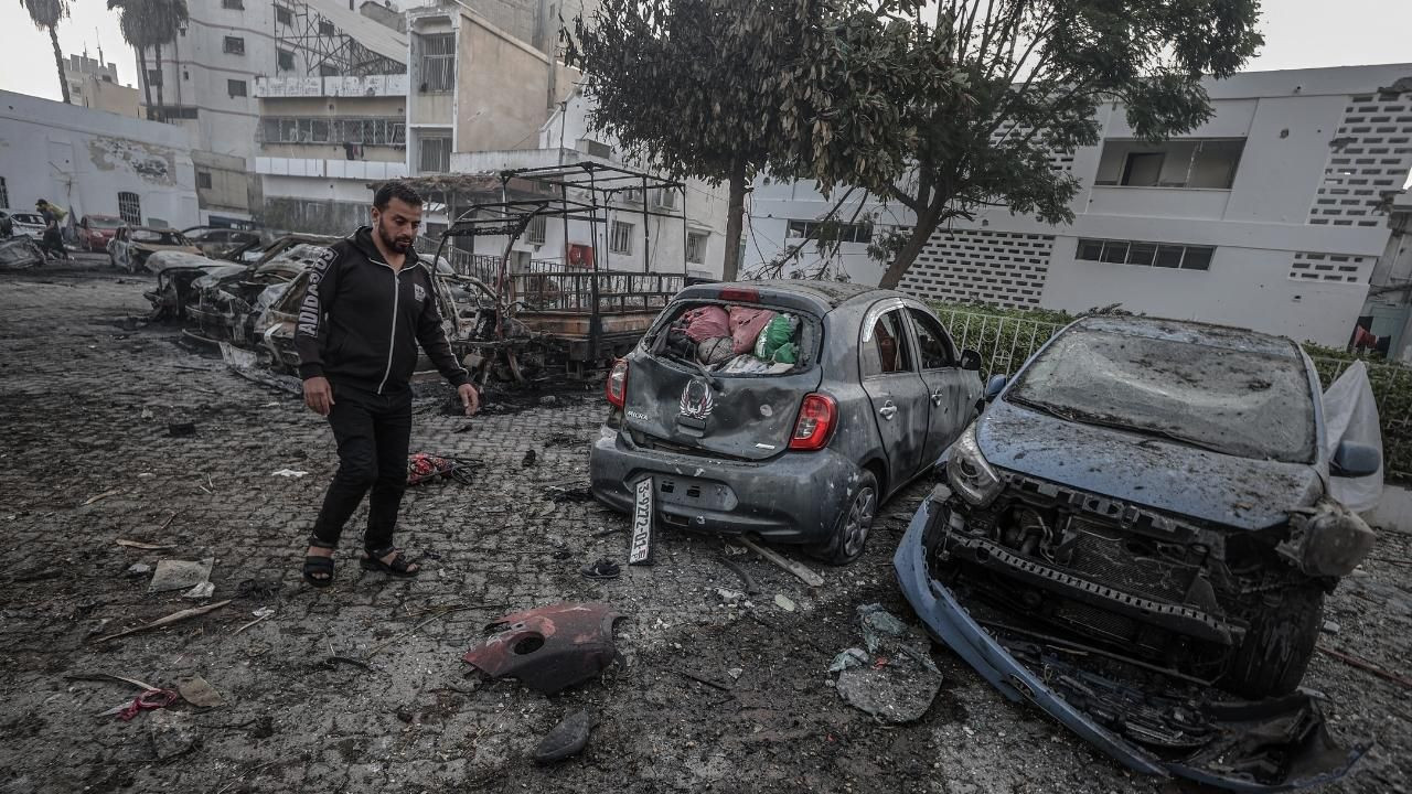 500 sivile mezar olan hastanedeki yıkım böyle görüntülendi - Sayfa 15