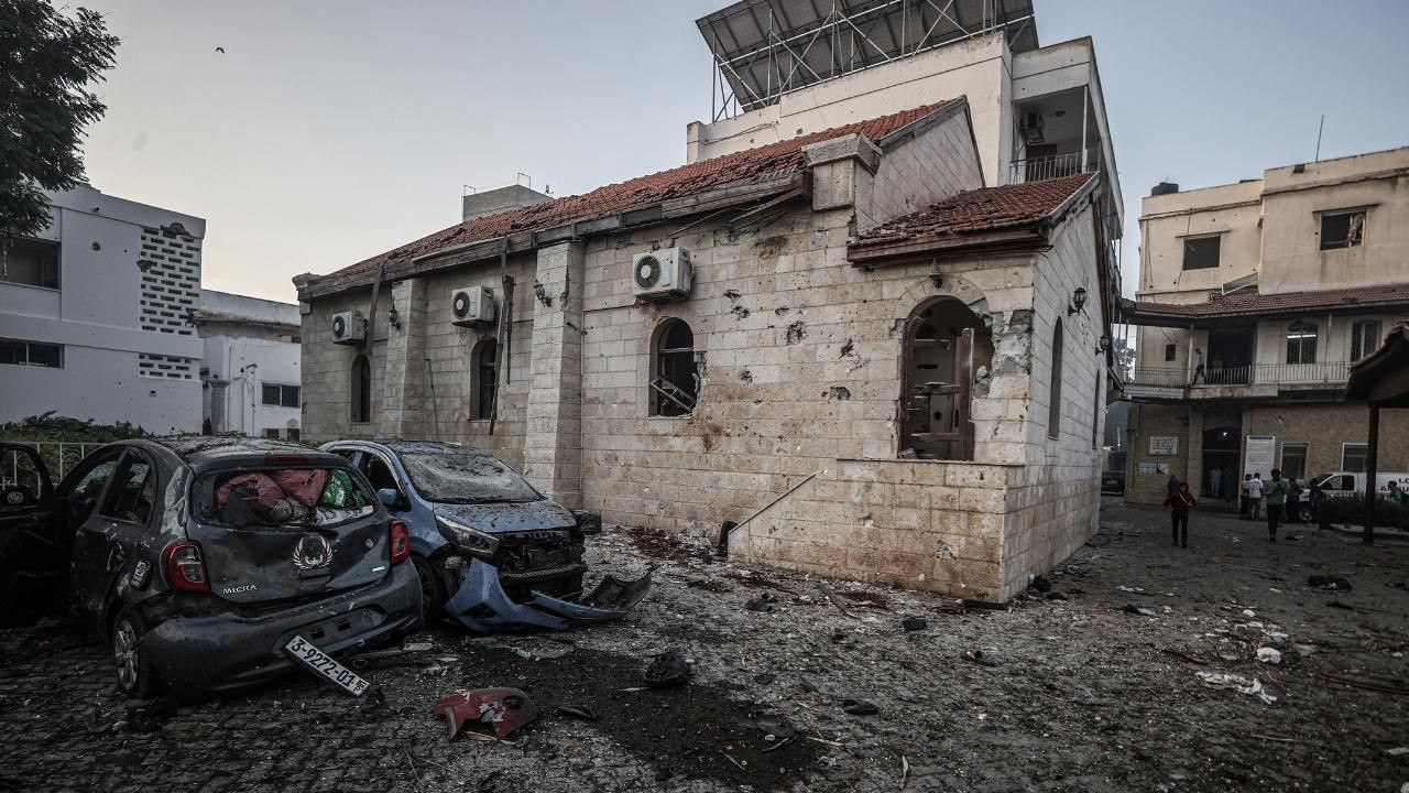 500 sivile mezar olan hastanedeki yıkım böyle görüntülendi - Sayfa 13