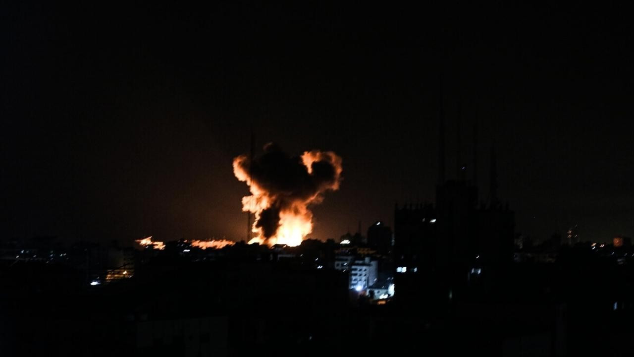 İsrail'in Gazze'de 2 evi bombaladı!