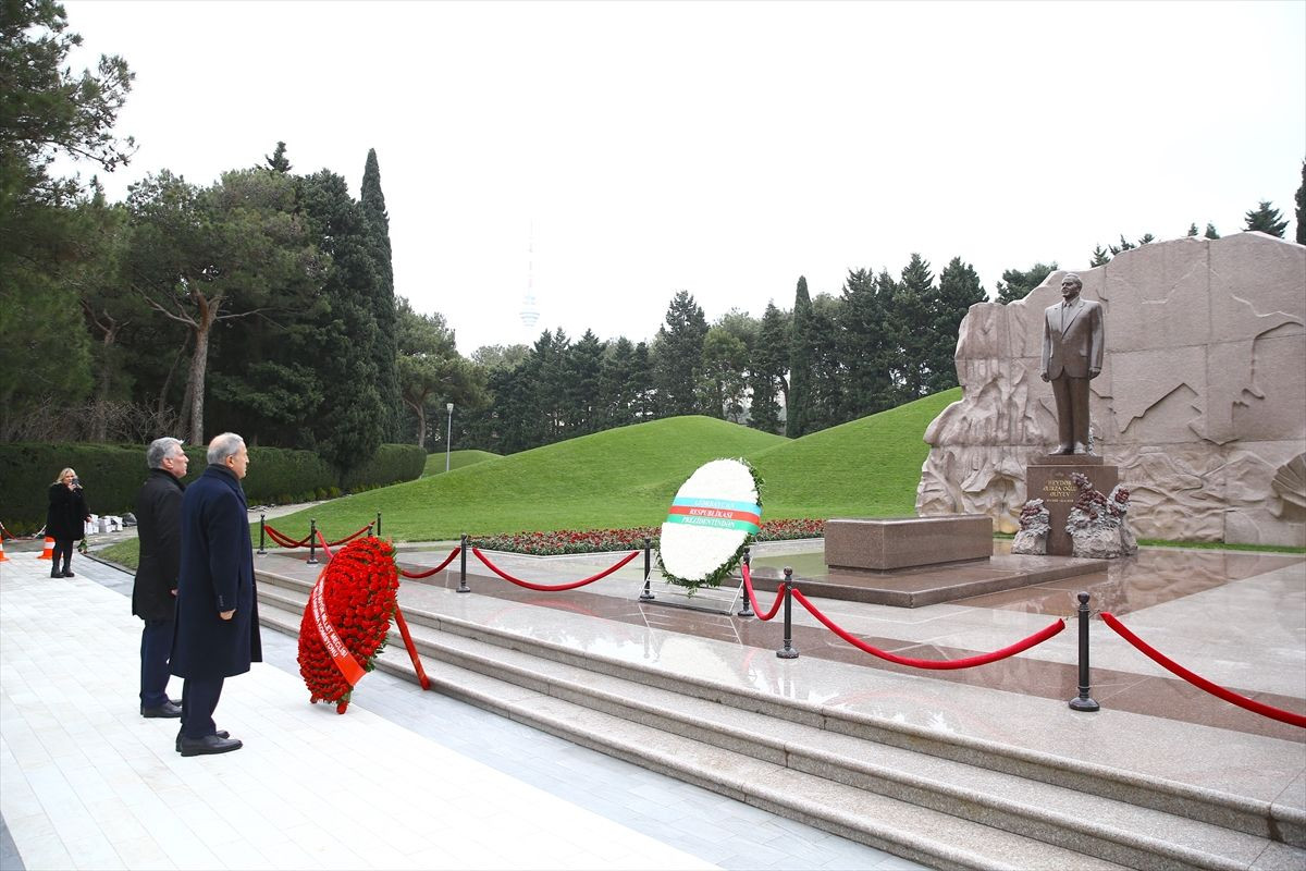 Akar: “Tek yumruk, tek yürek, tek ordu” - Sayfa 13