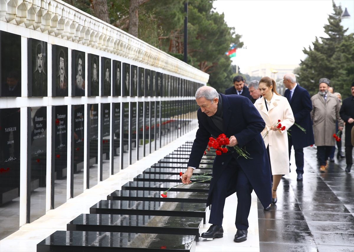 Akar: “Tek yumruk, tek yürek, tek ordu” - Sayfa 10